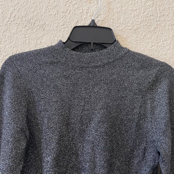 EXPRESS SWEATER TOP GLITTER METALLIC MOCK NECK CROP CHIC BLACK NWT MEDIUM - Picture 5 of 8
